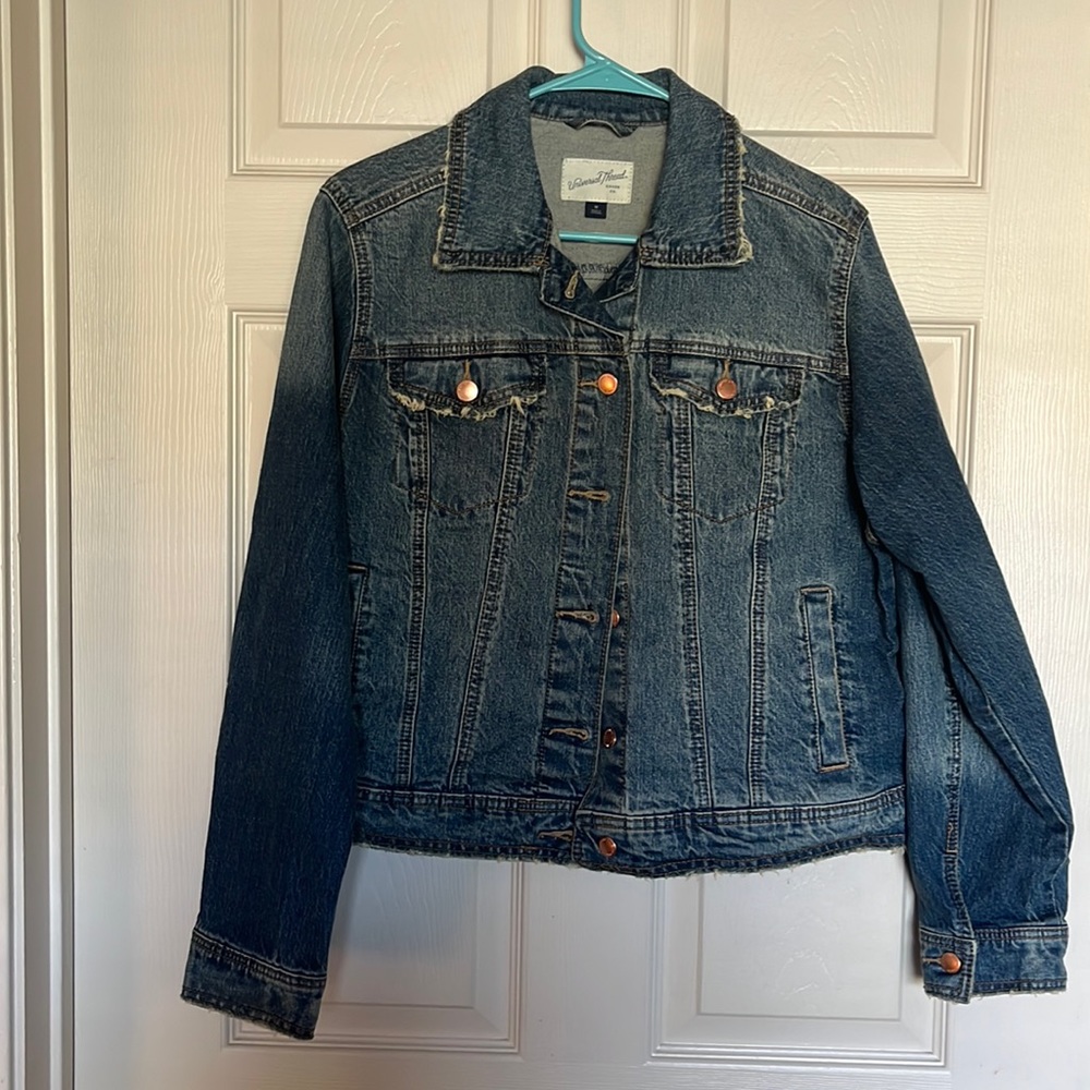 Universal Threads sz M jean jacket button up